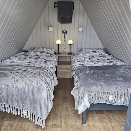 アーダーラ Corby Houseヴィラ エクステリア 写真